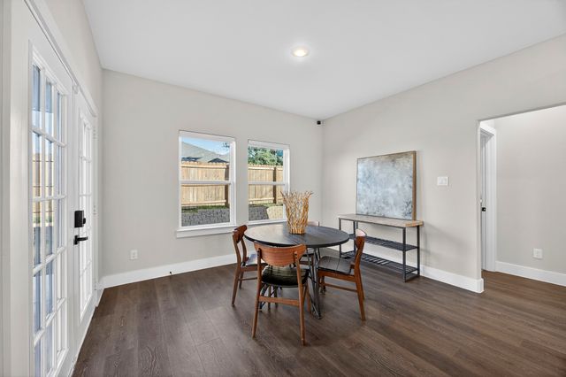 1913 E Myrtle Street, Fort Worth, TX 76104