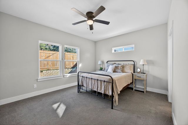 1913 E Myrtle Street, Fort Worth, TX 76104