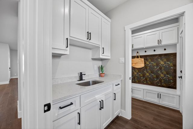 1913 E Myrtle Street, Fort Worth, TX 76104