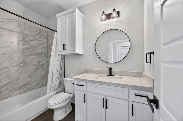 1913 E Myrtle Street, Fort Worth, TX 76104