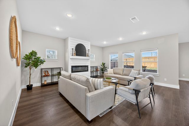 1913 E Myrtle Street, Fort Worth, TX 76104