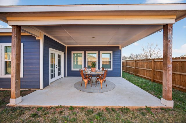 1913 E Myrtle Street, Fort Worth, TX 76104