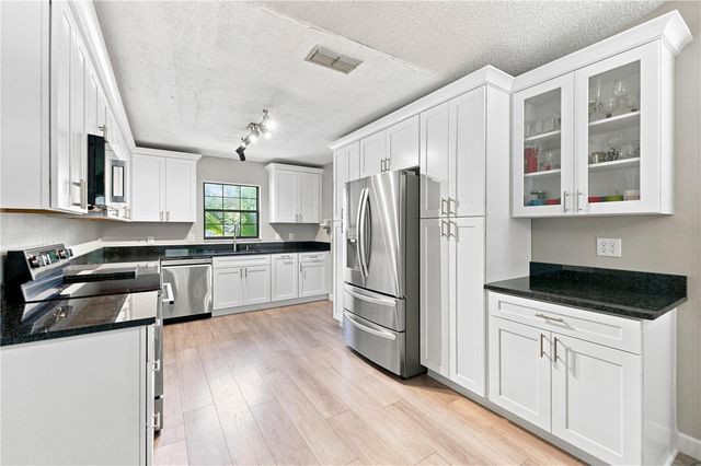 3944 NE 7TH STREET, Ocala, FL 34470