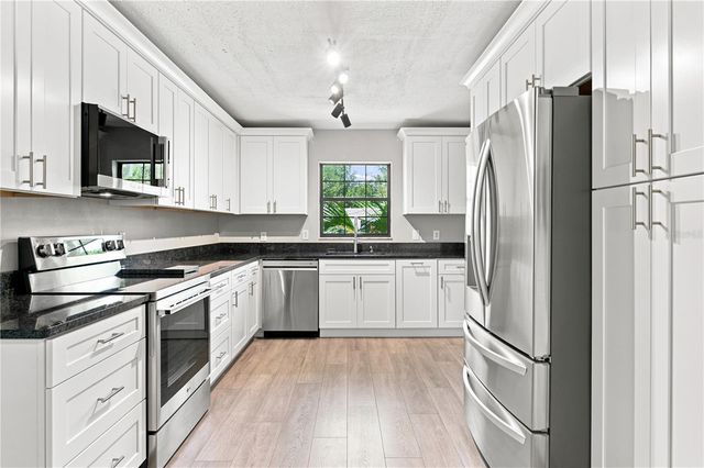 3944 NE 7TH STREET, Ocala, FL 34470