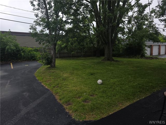 425 Joe Mccarthy Drive, Amherst, NY 14228
