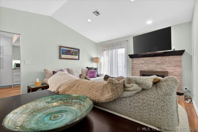 5209 S Nowata Road 201, Bartlesville, OK 74006