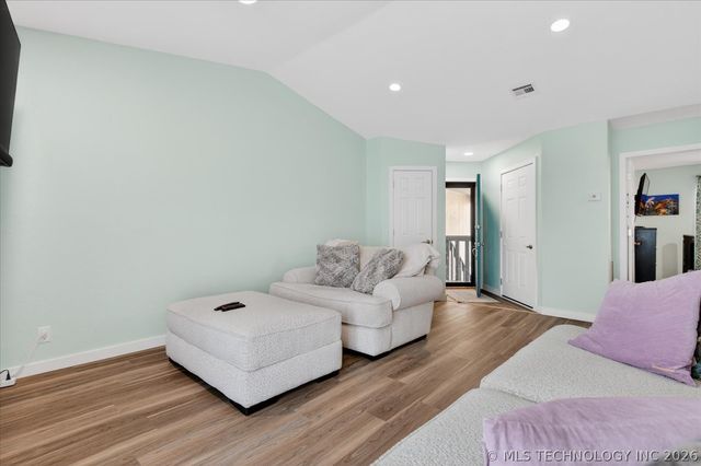 5209 S Nowata Road 201, Bartlesville, OK 74006