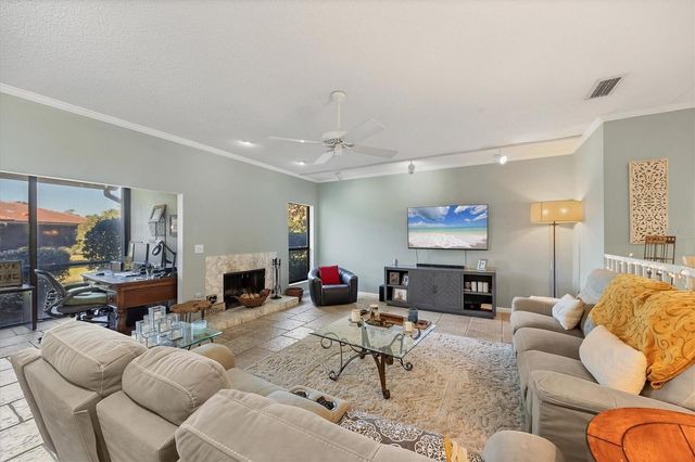 4870 KESTRAL PARK CIRCLE 14, Sarasota, FL 34231