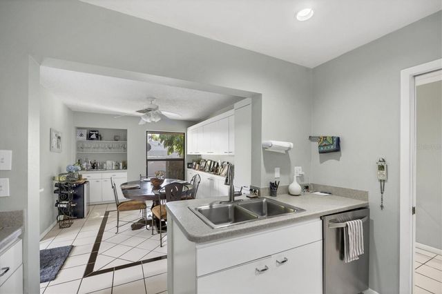 4870 KESTRAL PARK CIRCLE 14, Sarasota, FL 34231