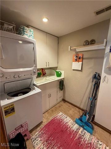 425 Southward Drive, Austintown, OH 44515