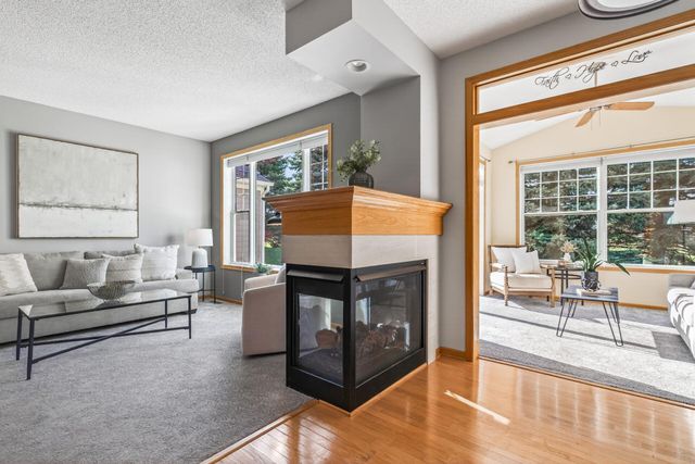 1009 Victoria Greens Boulevard, Victoria, MN 55386