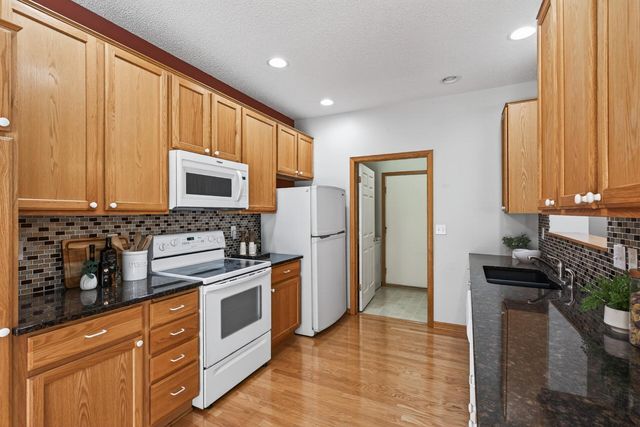 1009 Victoria Greens Boulevard, Victoria, MN 55386