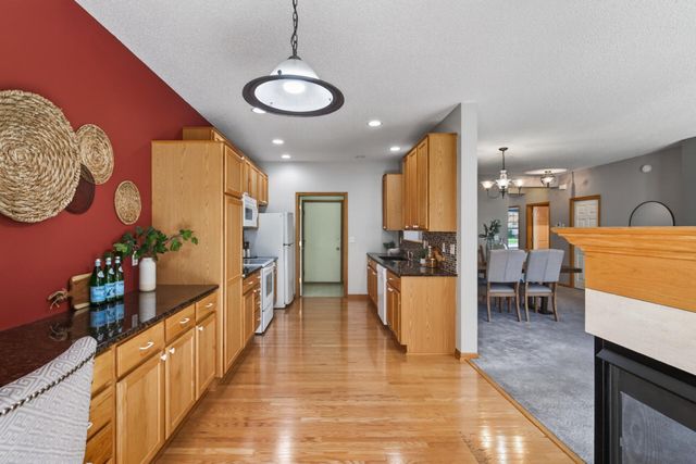 1009 Victoria Greens Boulevard, Victoria, MN 55386