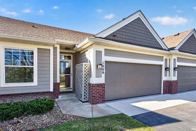1009 Victoria Greens Boulevard, Victoria, MN 55386