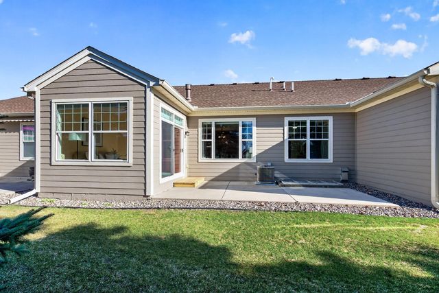 1009 Victoria Greens Boulevard, Victoria, MN 55386