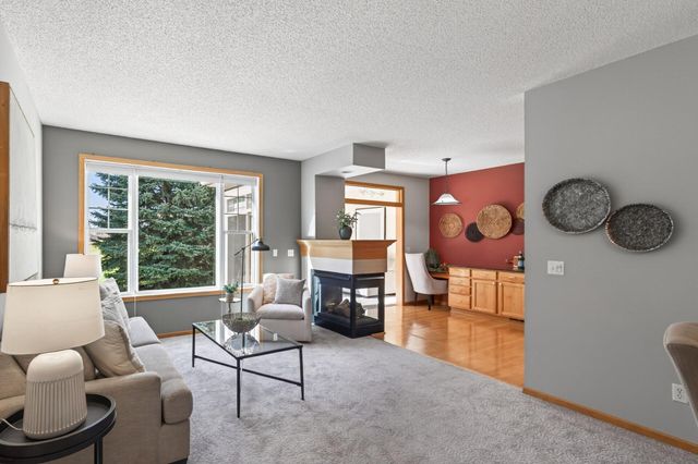 1009 Victoria Greens Boulevard, Victoria, MN 55386