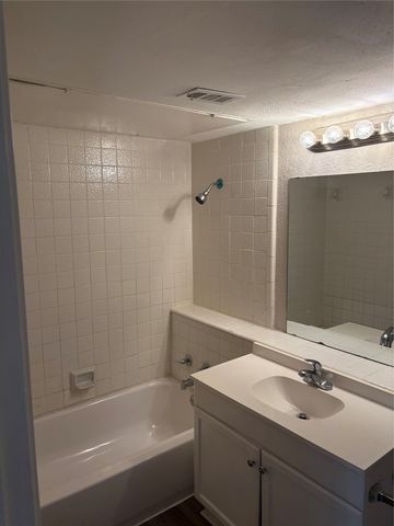 1733 Crest Grove Drive, Arlington, TX 76012