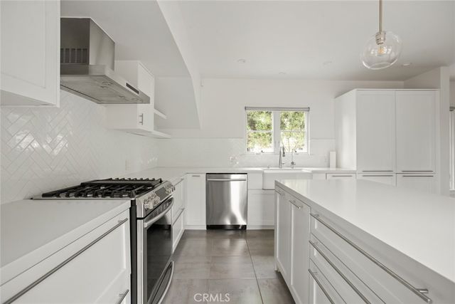10215 Eldora Avenue, Sunland, CA 91040