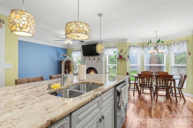 3515 Crescent Knoll Drive, Matthews, NC 28105
