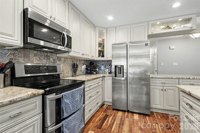 3515 Crescent Knoll Drive, Matthews, NC 28105
