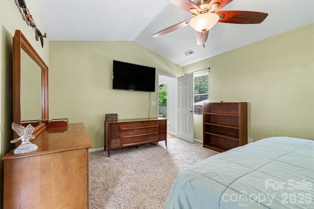 3515 Crescent Knoll Drive, Matthews, NC 28105