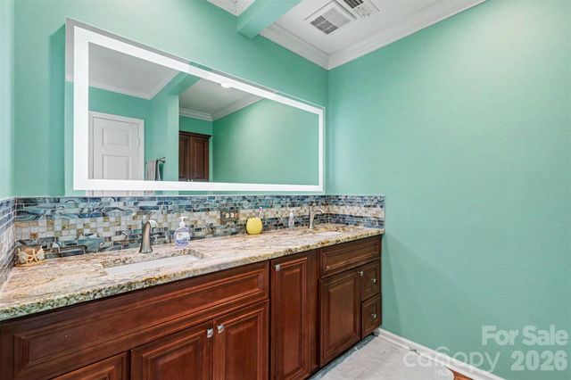 3515 Crescent Knoll Drive, Matthews, NC 28105