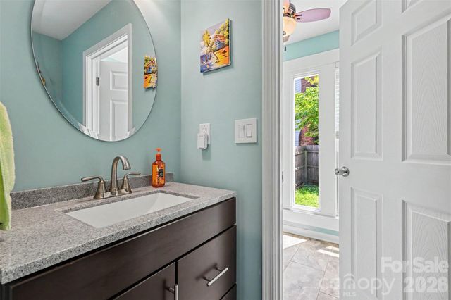 3515 Crescent Knoll Drive, Matthews, NC 28105
