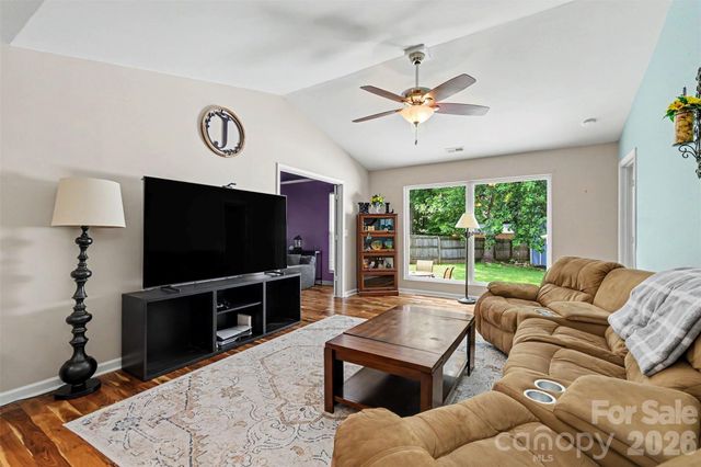 3515 Crescent Knoll Drive, Matthews, NC 28105