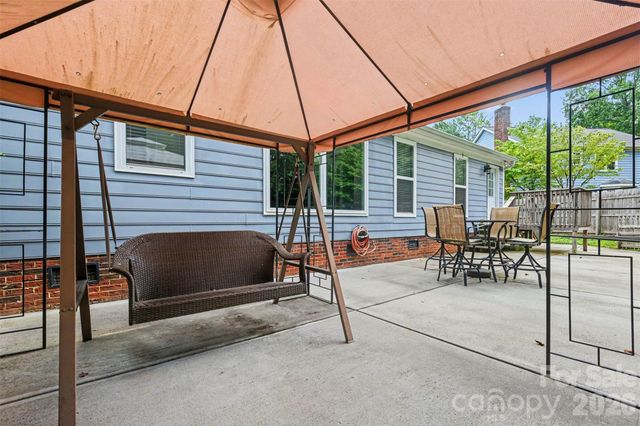 3515 Crescent Knoll Drive, Matthews, NC 28105