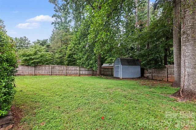 3515 Crescent Knoll Drive, Matthews, NC 28105
