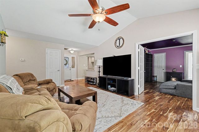 3515 Crescent Knoll Drive, Matthews, NC 28105