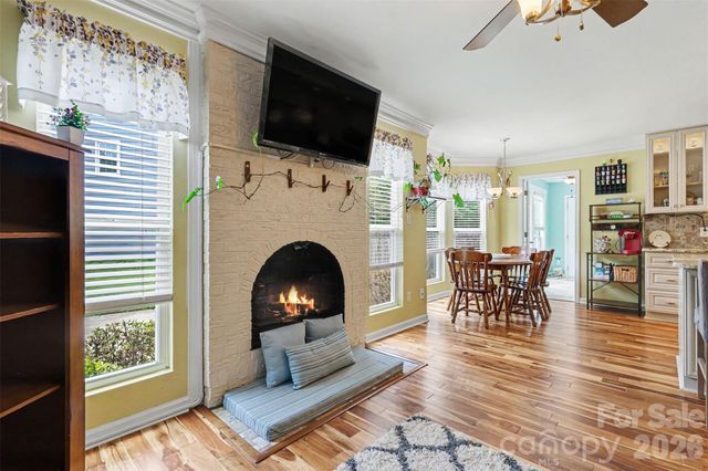 3515 Crescent Knoll Drive, Matthews, NC 28105