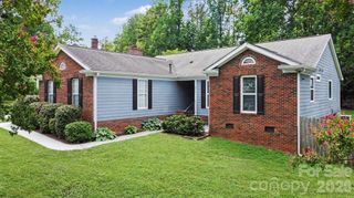 3515 Crescent Knoll Drive, Matthews, NC 28105