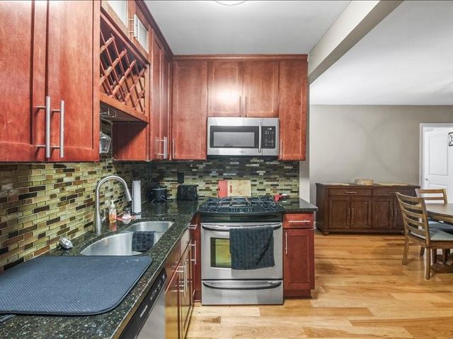 4542 Jarboe Street 4, Kansas City, MO 64111
