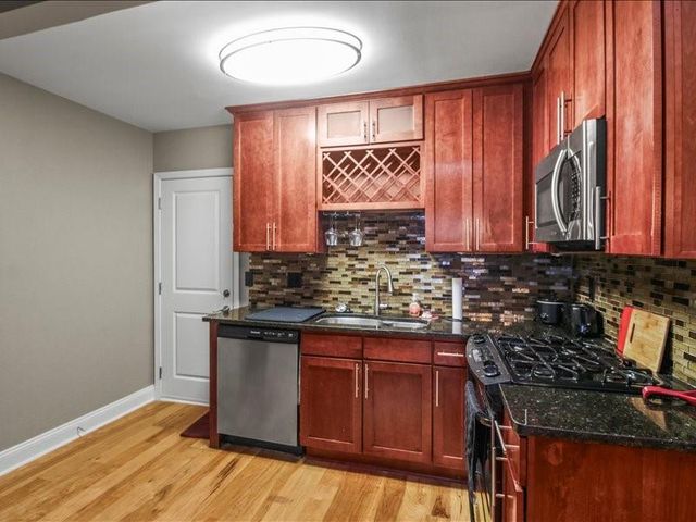 4542 Jarboe Street 4, Kansas City, MO 64111