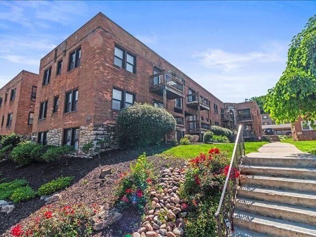 4542 Jarboe Street 4, Kansas City, MO 64111