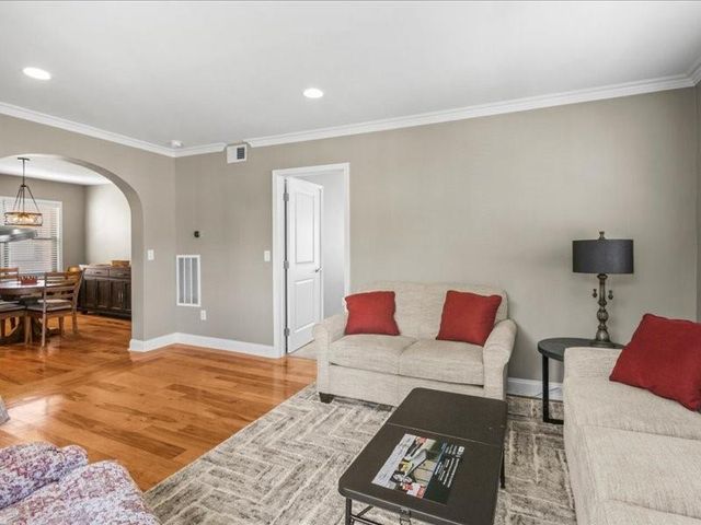 4542 Jarboe Street 4, Kansas City, MO 64111