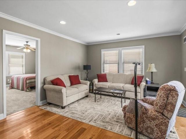 4542 Jarboe Street 4, Kansas City, MO 64111