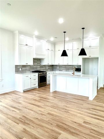 2316 S 31st Place, Rogers, AR 72758