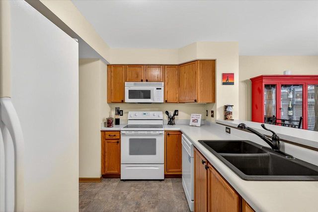 3805 Ice Age Drive, Madison, WI 53719