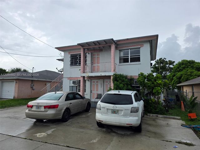 1424 W 34th Street, Riviera Beach, FL 33404