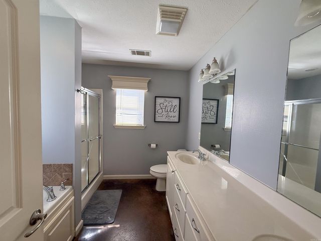 5 Golden Leaf Dr, Greenbrier, AR 72058