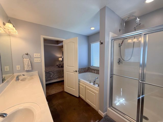 5 Golden Leaf Dr, Greenbrier, AR 72058