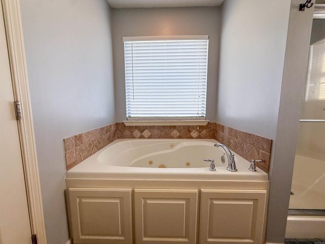 5 Golden Leaf Dr, Greenbrier, AR 72058