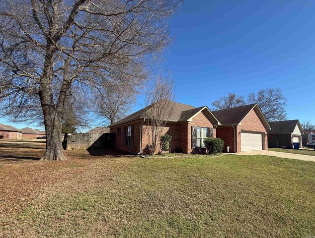 5 Golden Leaf Dr, Greenbrier, AR 72058