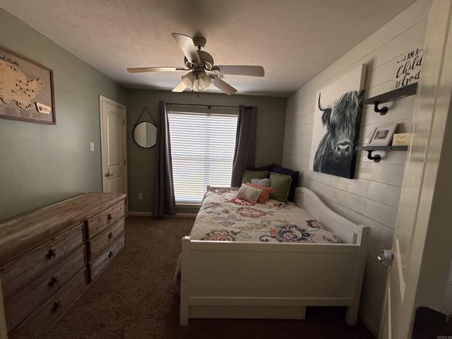 5 Golden Leaf Dr, Greenbrier, AR 72058