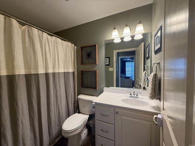 5 Golden Leaf Dr, Greenbrier, AR 72058