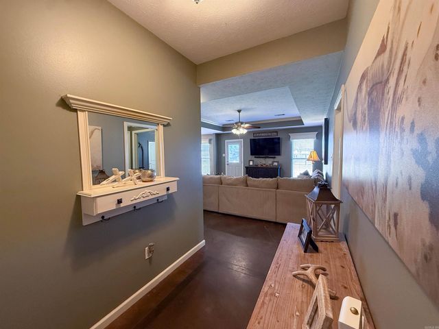 5 Golden Leaf Dr, Greenbrier, AR 72058