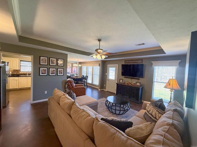 5 Golden Leaf Dr, Greenbrier, AR 72058