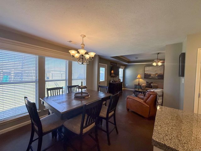 5 Golden Leaf Dr, Greenbrier, AR 72058